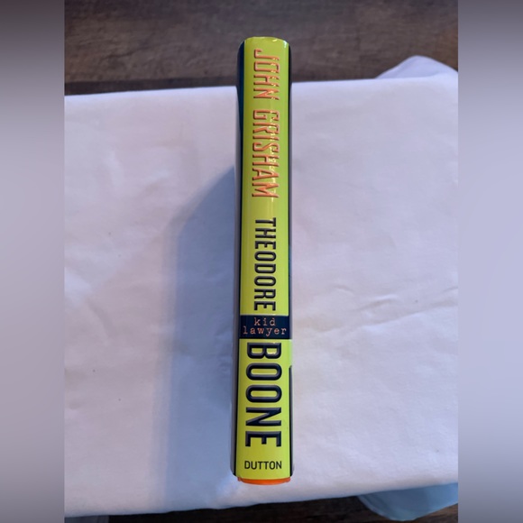 1st ed AUTOGRAPHED signed John Grisham Theodore Boone Kid Lawyer 2010 perfect - Picture 7 of 10